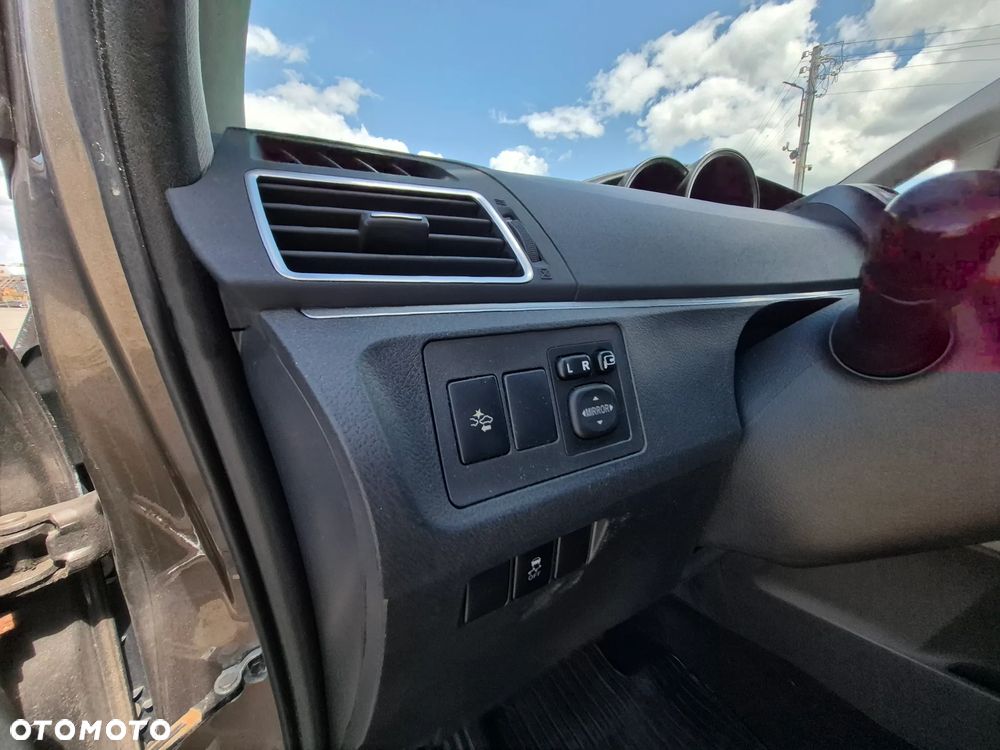 Toyota Verso 1.8 Prestige EU5 MS - 13