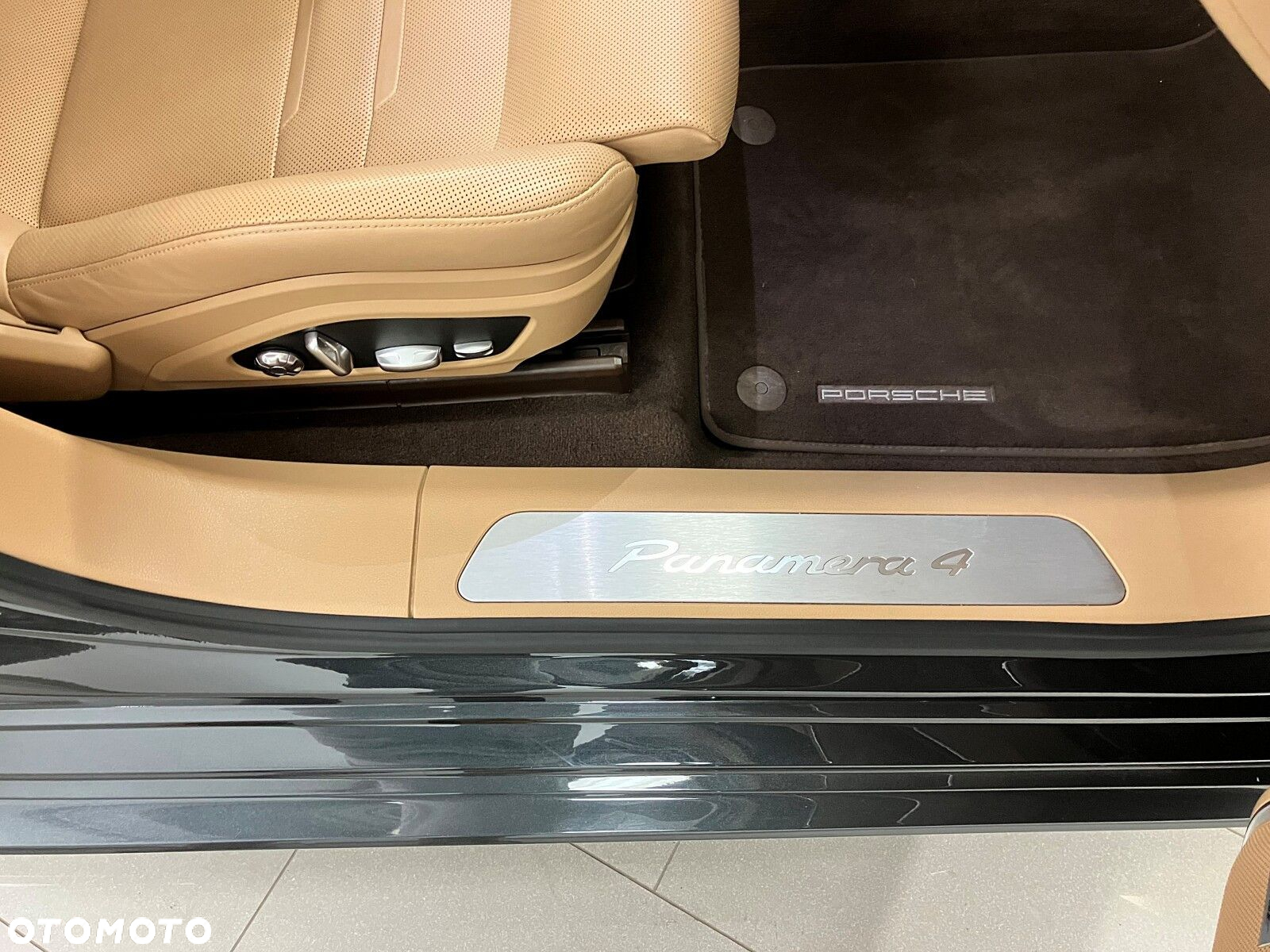 Porsche Panamera - 26