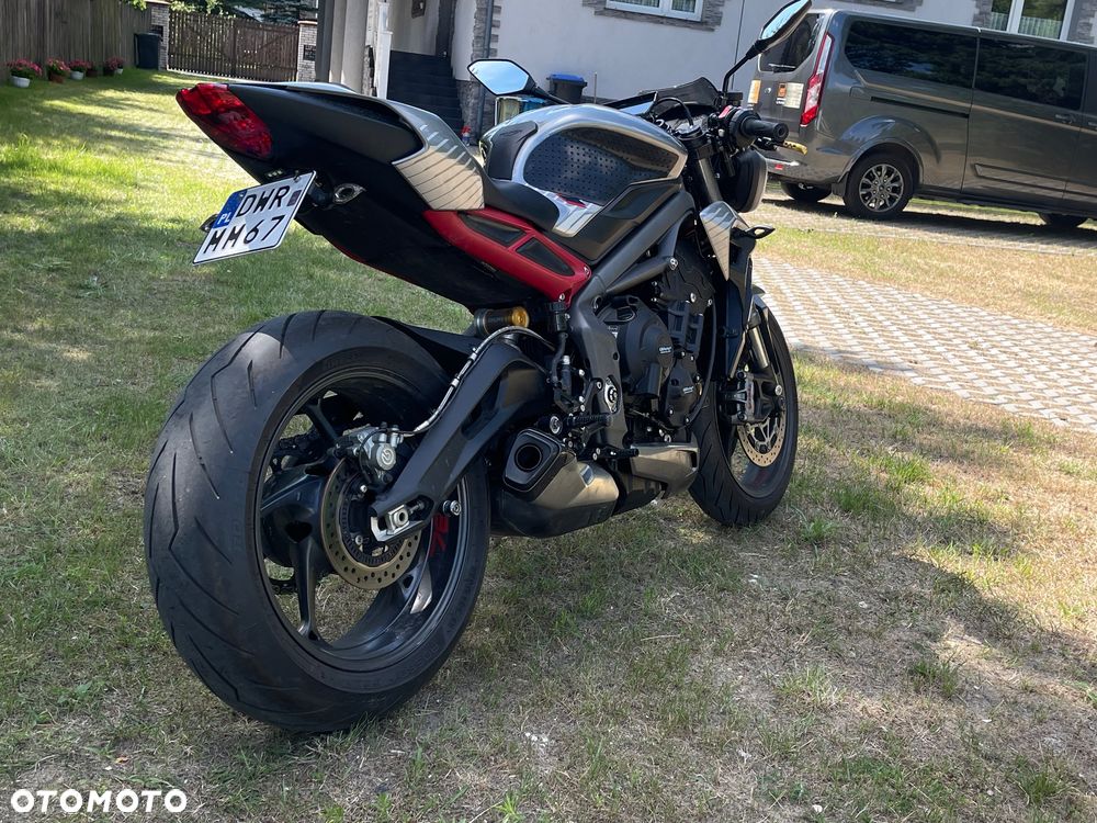 Triumph Street Triple - 10