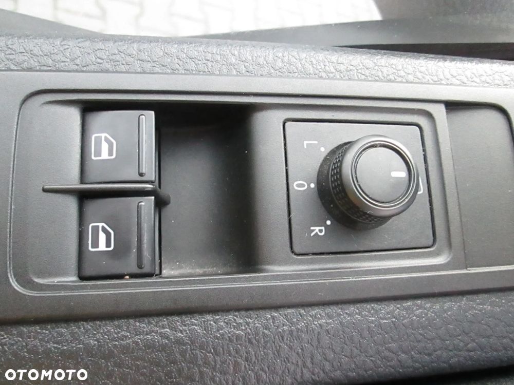 Volkswagen Transporter Brygadówka 6 osobowy - 21