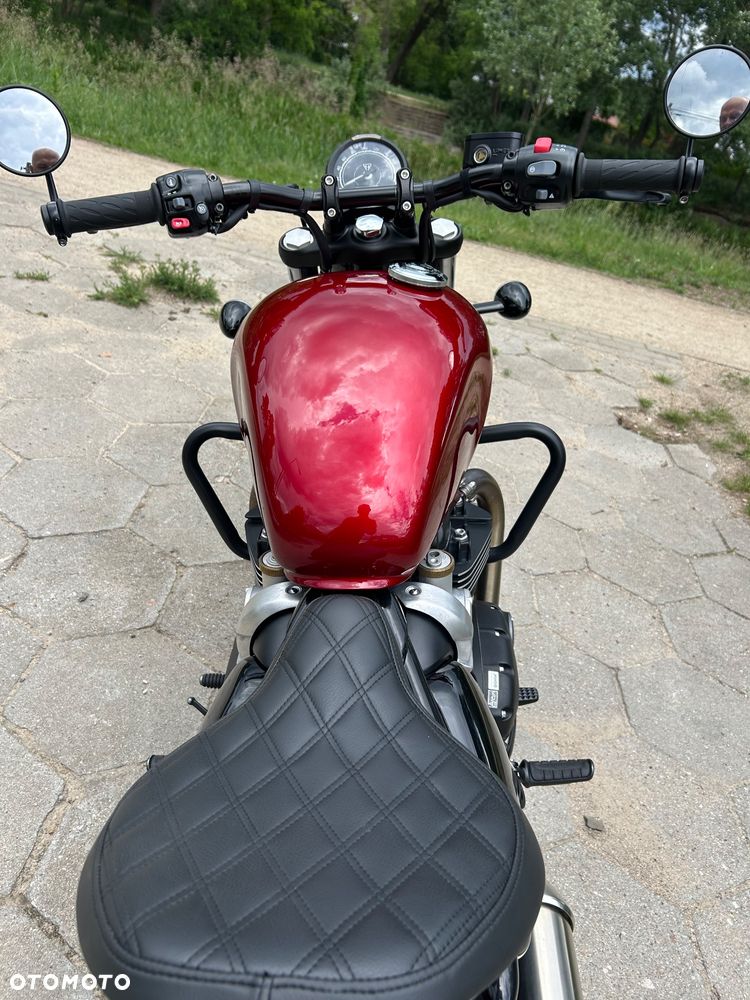 Triumph Bonneville Bobber - 22