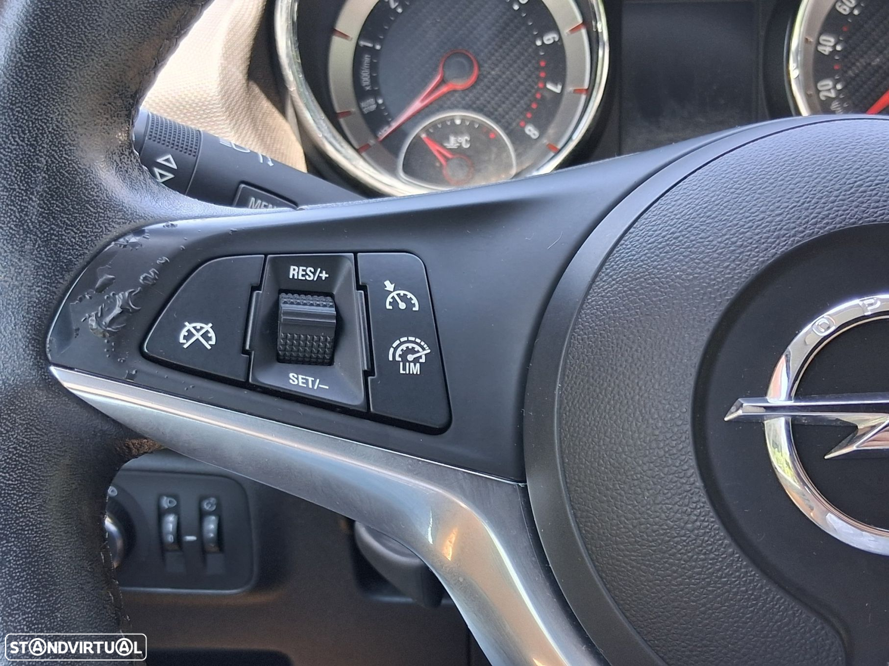 Opel Adam 1.0 T Rocks - 28