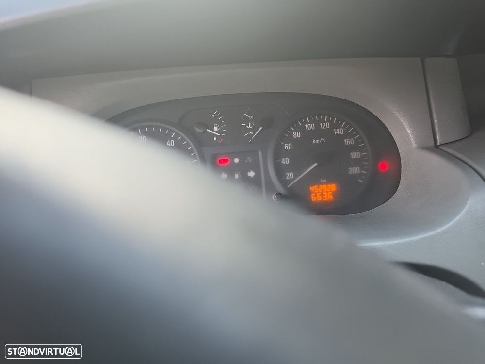 Opel Vivaro 1.9 DTi L2 H1 - 5
