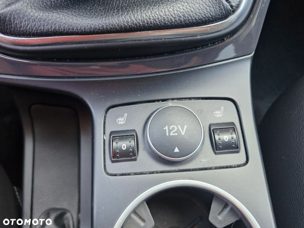 Ford Kuga 2.0 TDCi 2x4 Titanium - 25