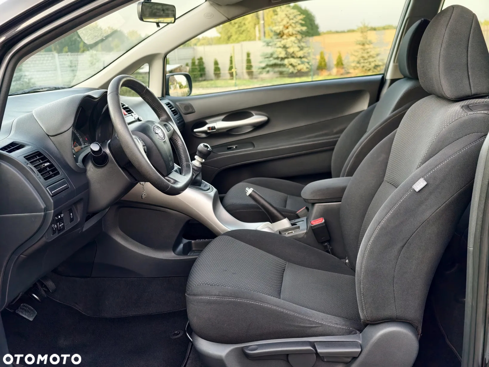 Toyota Auris 1.6 Premium - 13