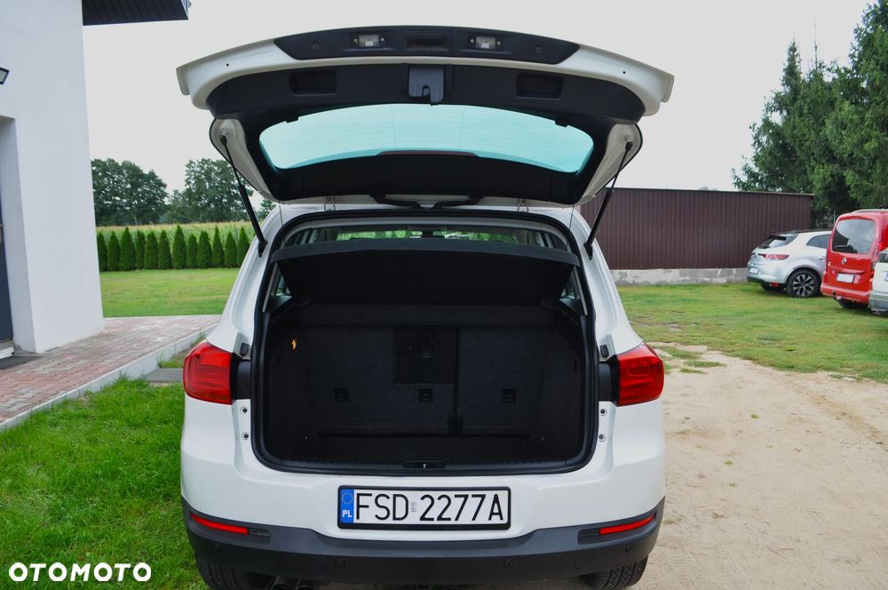 Volkswagen Tiguan 2.0 TDI DPF BlueMotion Technology Exclusive - 9