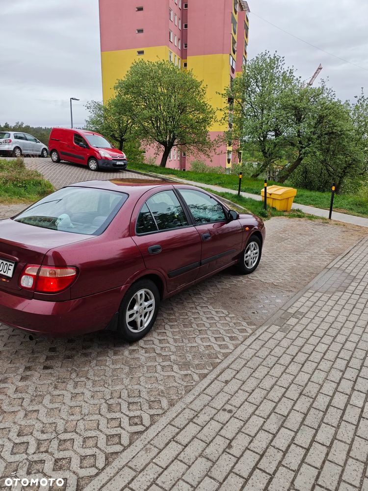 Nissan Almera - 4