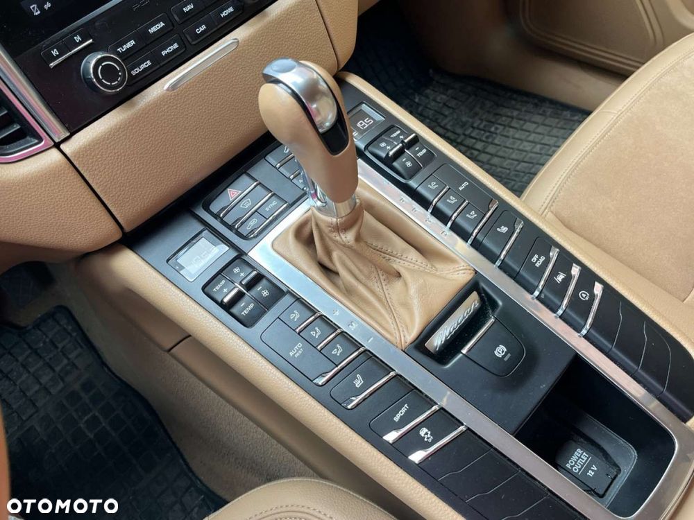 Porsche Macan - 16
