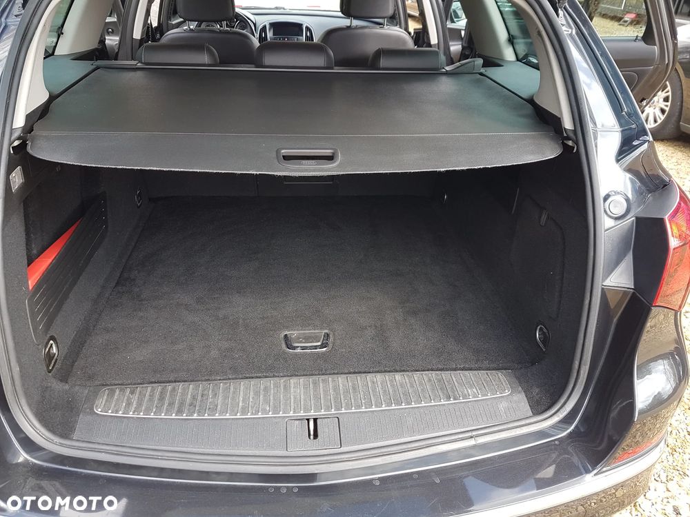 Opel Astra 2.0 CDTI DPF SportsTourer Exklusiv - 19
