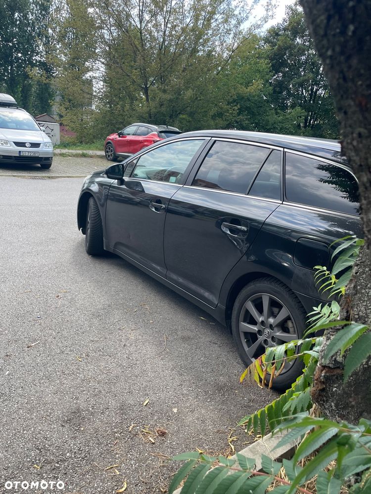 Toyota Avensis 2.0 D-4D Premium - 8