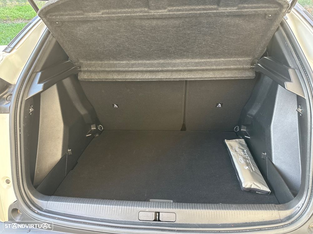 Peugeot 2008 1.2 PureTech Allure Pack - 16