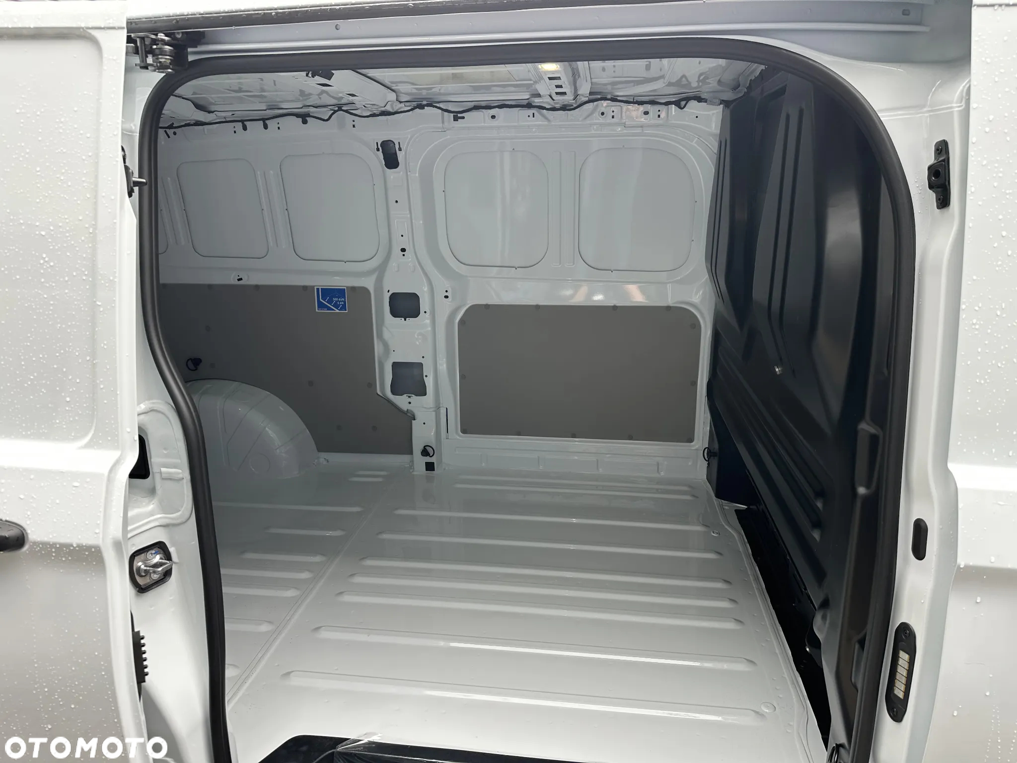 Volkswagen Transporter T7 - 14