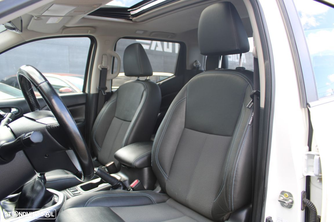Nissan Navara 2.3 dCi CD 4WD N-Connecta Nav - 17