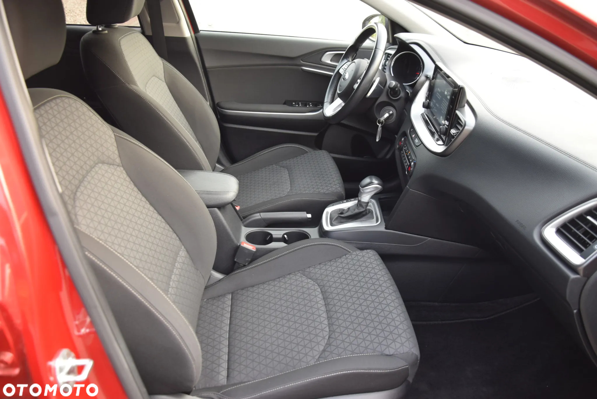 Kia Ceed 1.4 T-GDI L Business Line DCT - 16