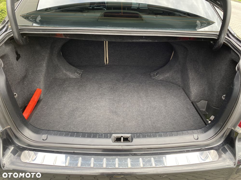 Toyota Avensis 2.0 D-4D Premium - 14