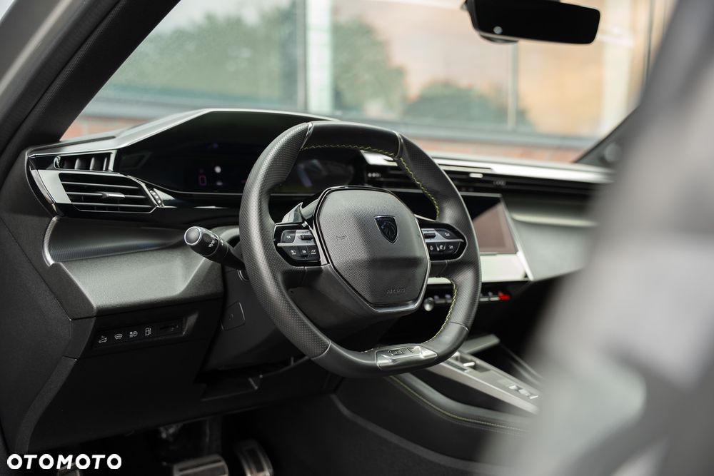 Peugeot 408 1.6 Plug-In Hybrid 225 GT EAT8 - 24