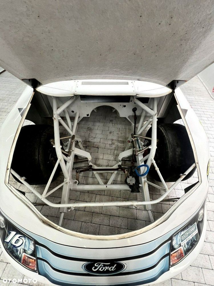 Ford Fusion - 16