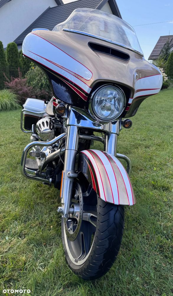 Harley-Davidson Touring Street Glide - 14