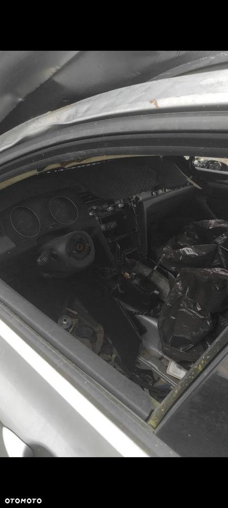 Volkswagen Passat 2.0 TDI BMT Comfortline DSG - 4