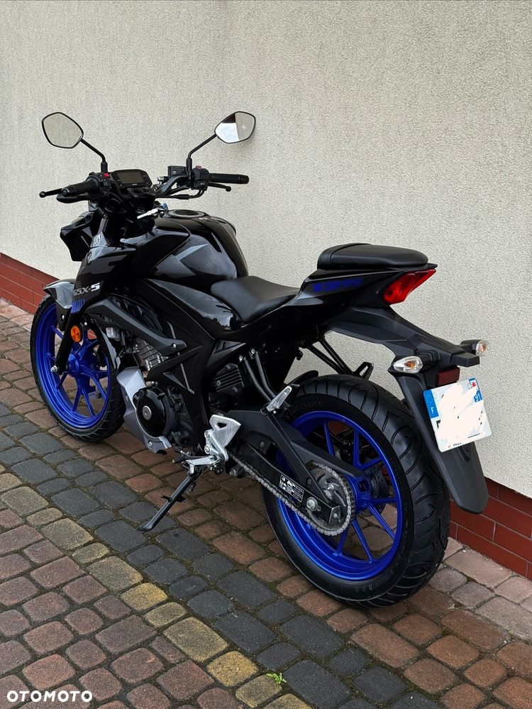 Suzuki GSX - 6