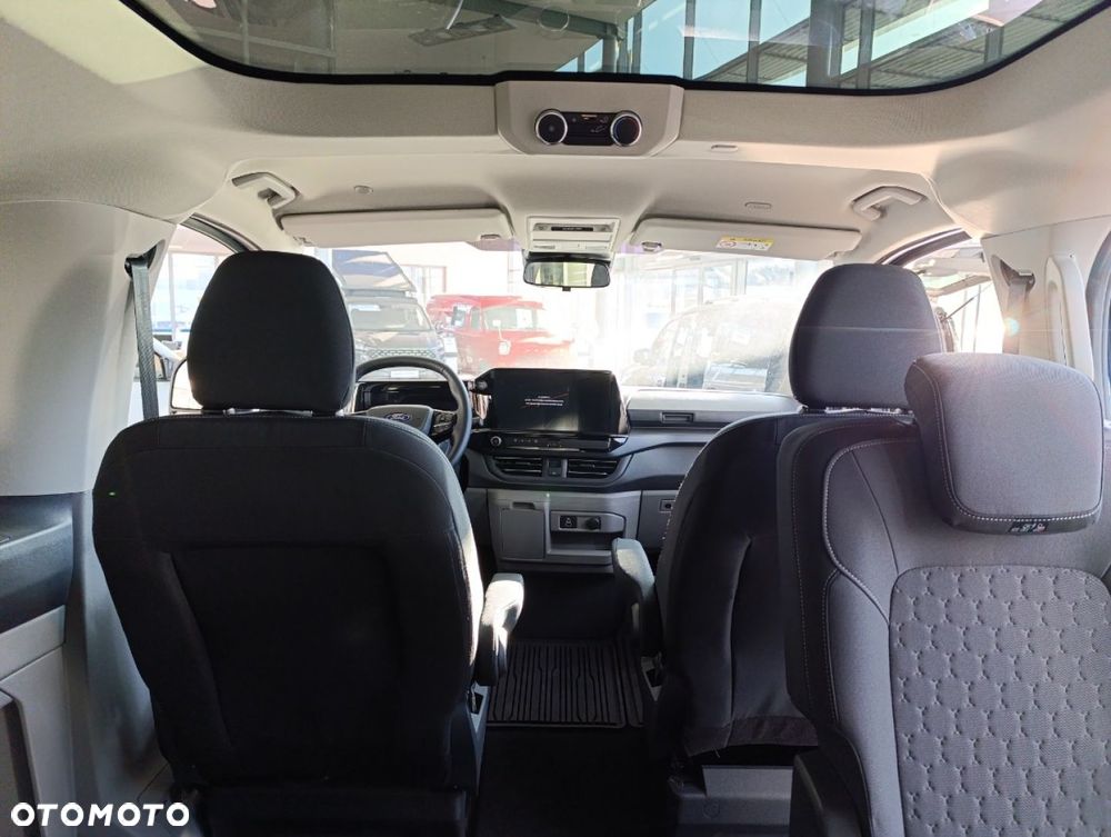 Ford Tourneo Custom - 11