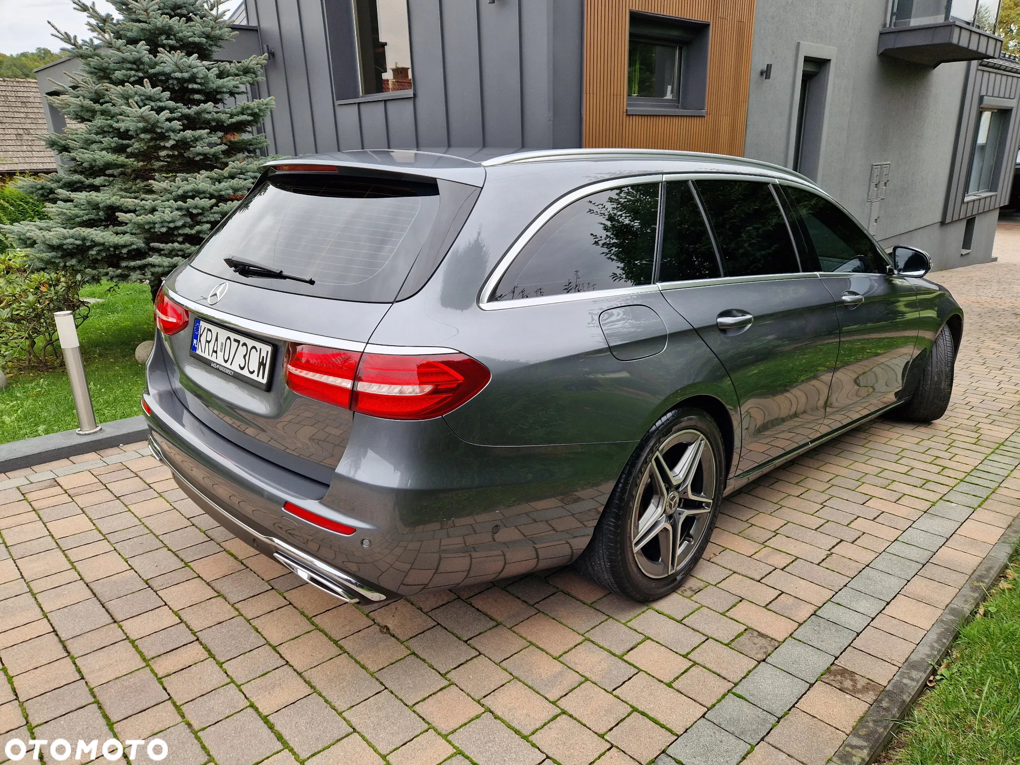 Mercedes-Benz Klasa E 220 d T 9G-TRONIC Avantgarde - 2