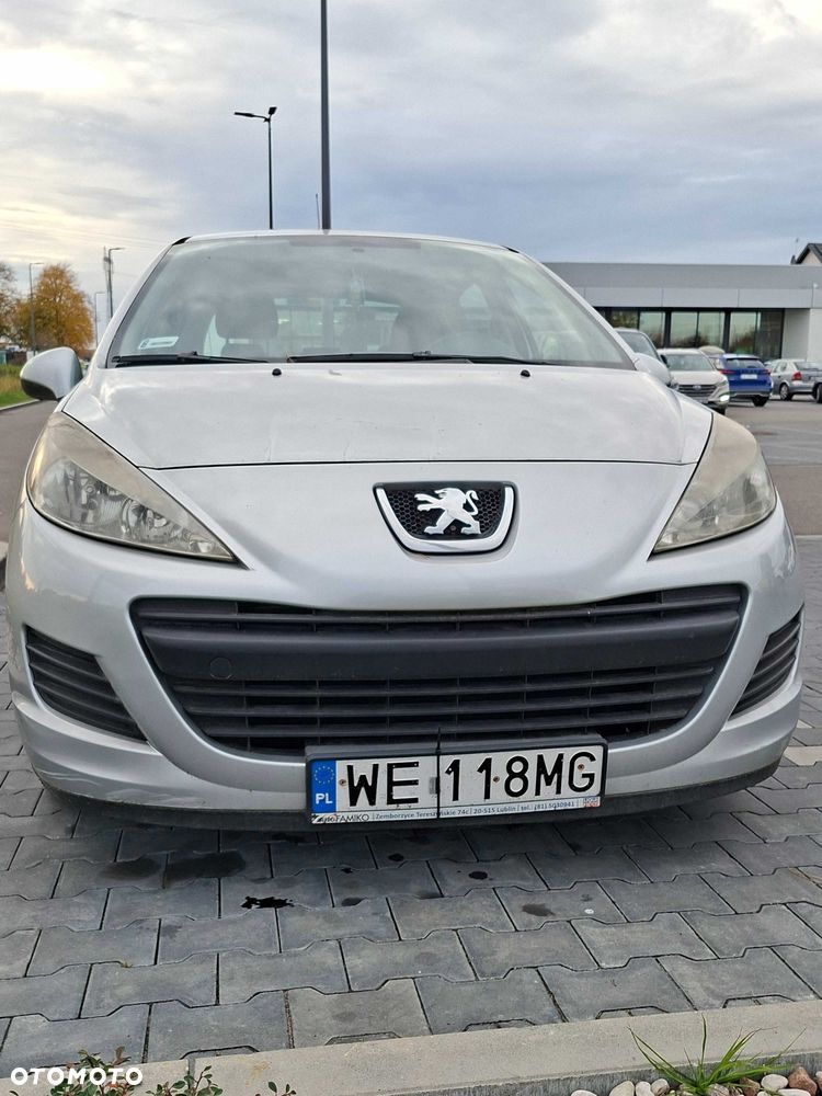 Peugeot 207 - 1