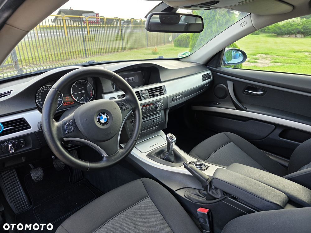 BMW Seria 3 320d - 15