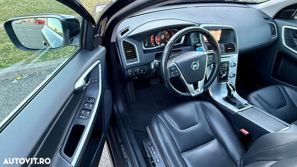 Volvo XC 60 D5 AWD Geartronic Summum - 2