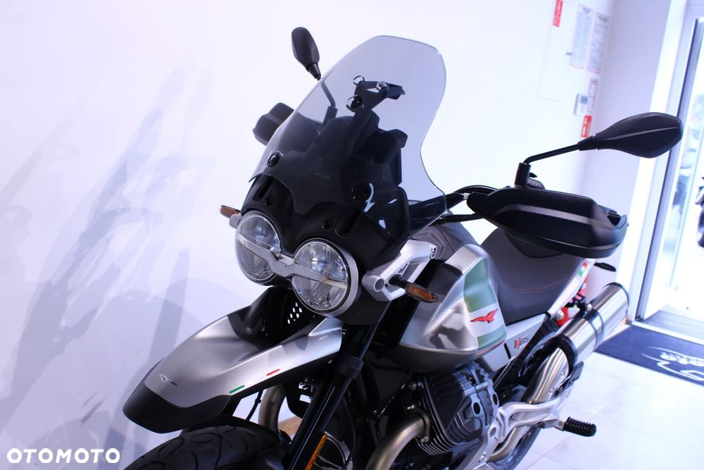 Moto Guzzi V85 - 19