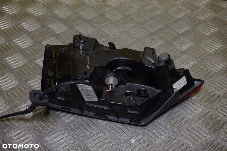 KIA FORTE 2019 2020 - LAMPA TYŁ PRAWA TYLNA W KLAPE USA - 4