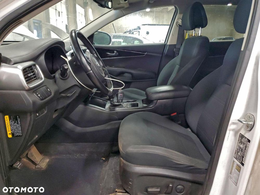 Kia Sorento - 7