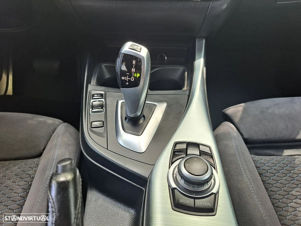 BMW 118 d Pack M Auto - 44