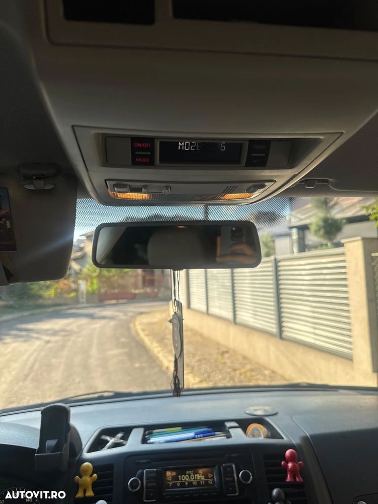 Volkswagen Transporter T5 Facelift - 12