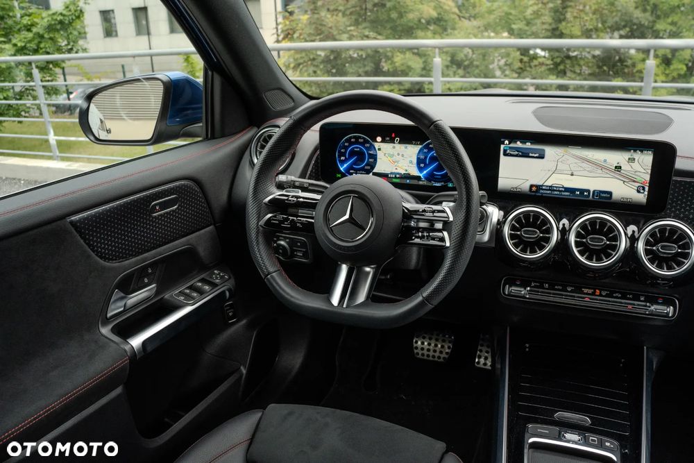 Mercedes-Benz EQB 300 66.5kWh 4-Matic AMG - 19