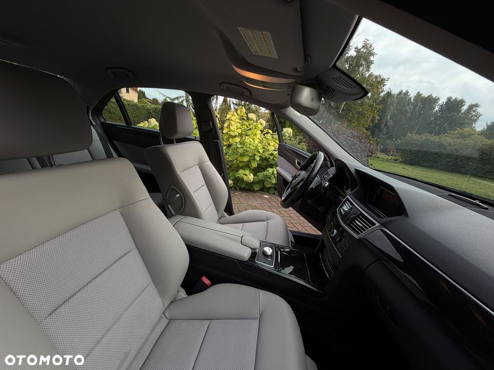 Mercedes-Benz Klasa E 220 CDI BlueEff Avantgarde - 19