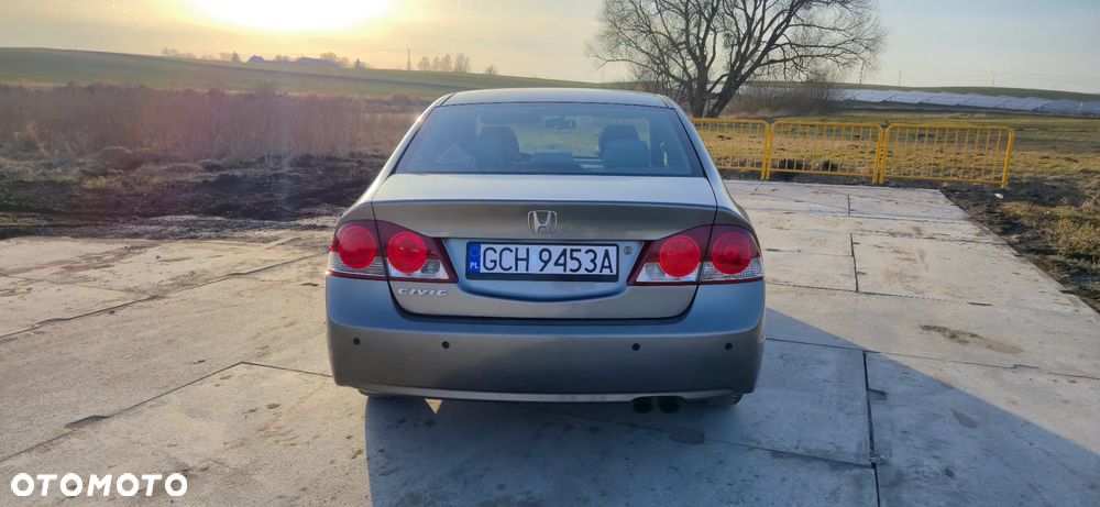 Honda Civic 1.8 Comfort - 8