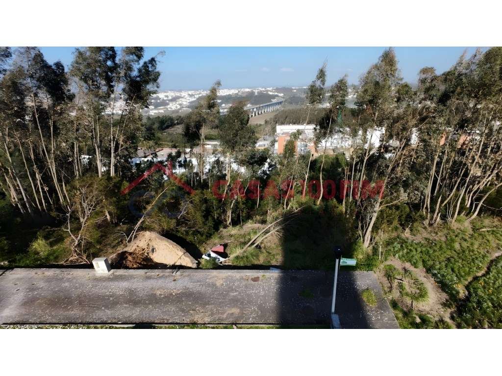 Lote para Construção de Moradia com 3 Pisos e Vistas Desafogadas - Grande imagem: 3/9