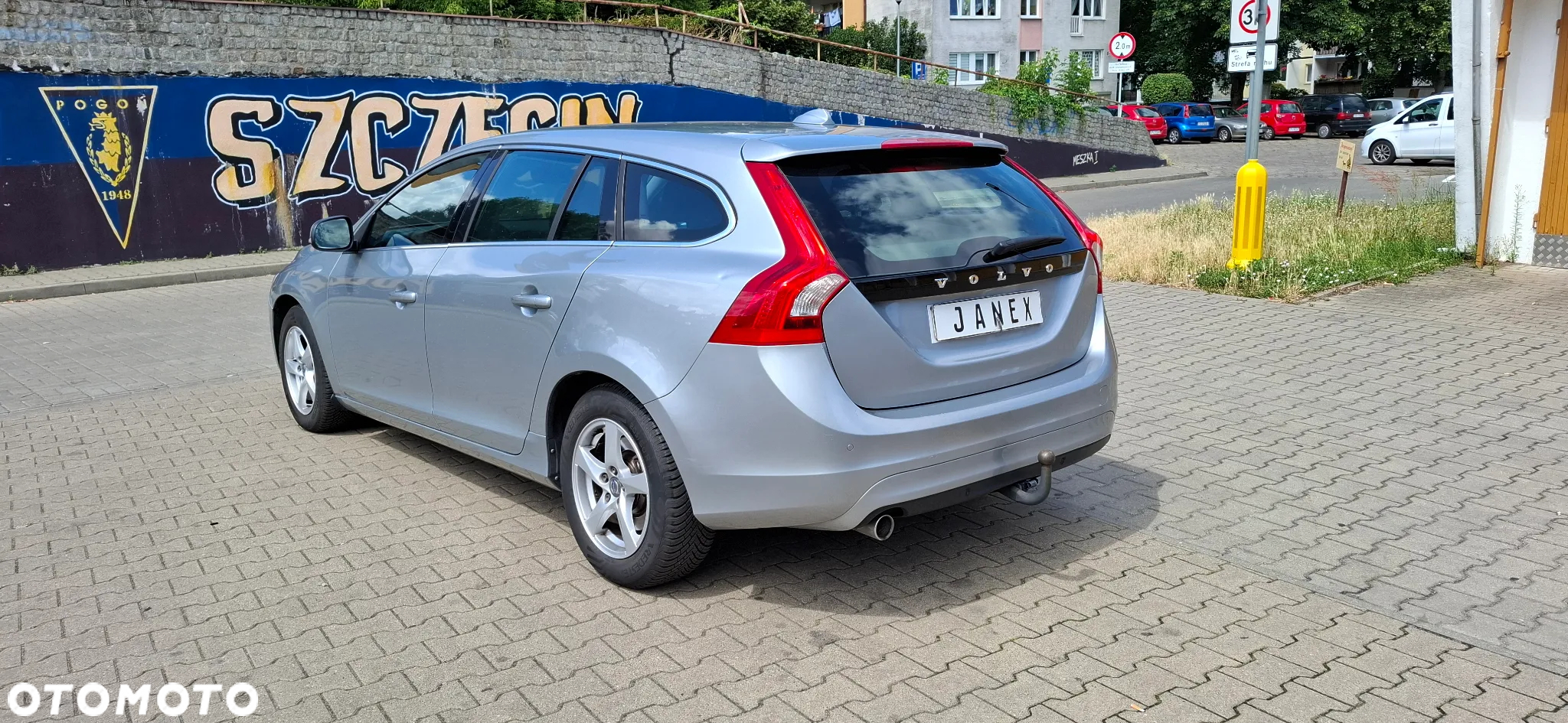 Volvo V60 D3 Drive-E R-Design Momentum - 8