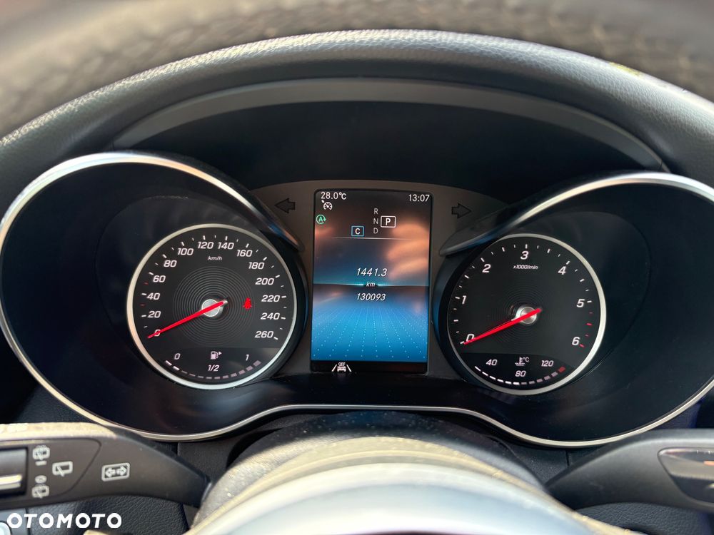 Mercedes-Benz Klasa C 300 d T 4Matic 9G-TRONIC AMG Line - 12