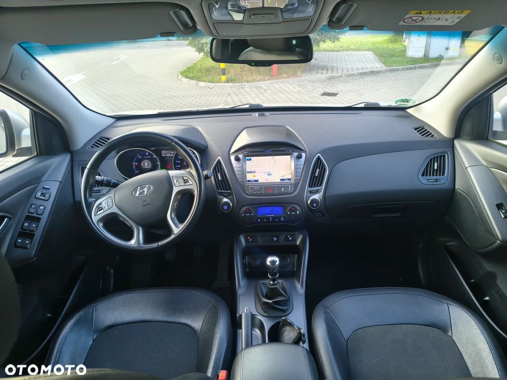 Hyundai ix35 1.7 CRDi 2WD blue Finale Gold - 22