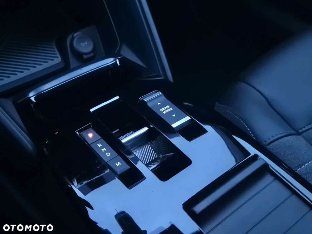 Citroën C4 BlueHDi 130 Stop&Start EAT8 SHINE - 23