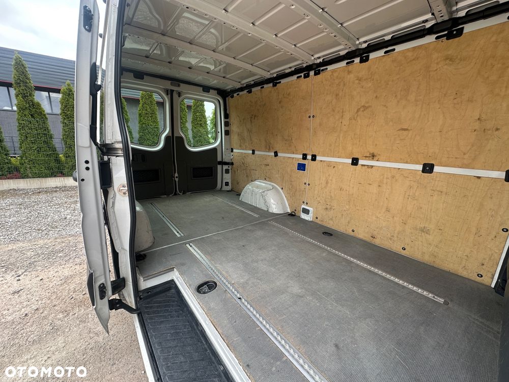 Volkswagen Crafter - 17