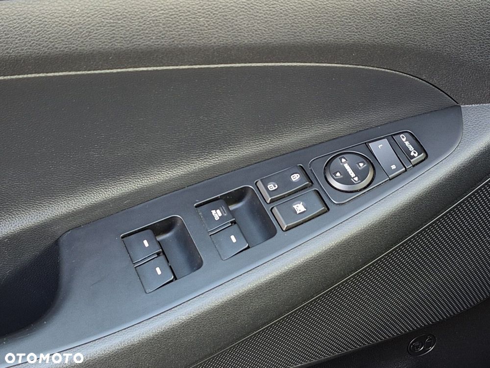Hyundai Tucson 1.6 GDI BlueDrive Style 2WD - 9