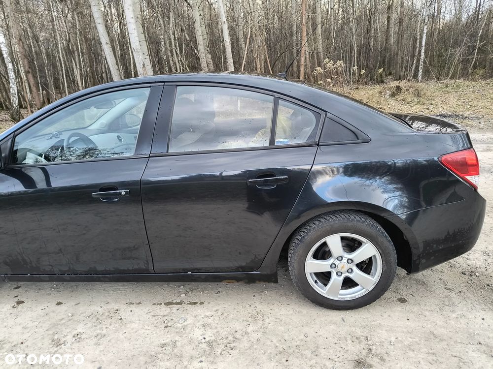 Chevrolet Cruze 1.8 LS - 8