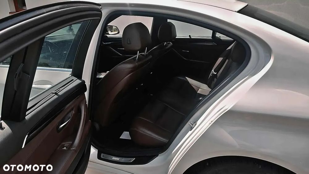 BMW Seria 5 525d xDrive Luxury Line - 8
