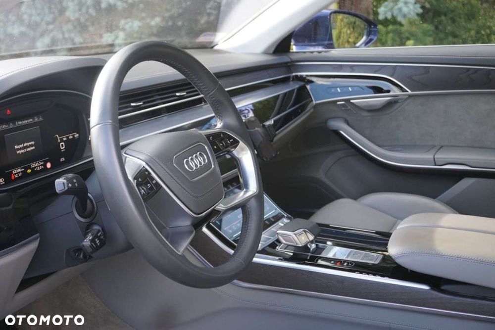 Audi A8 - 8