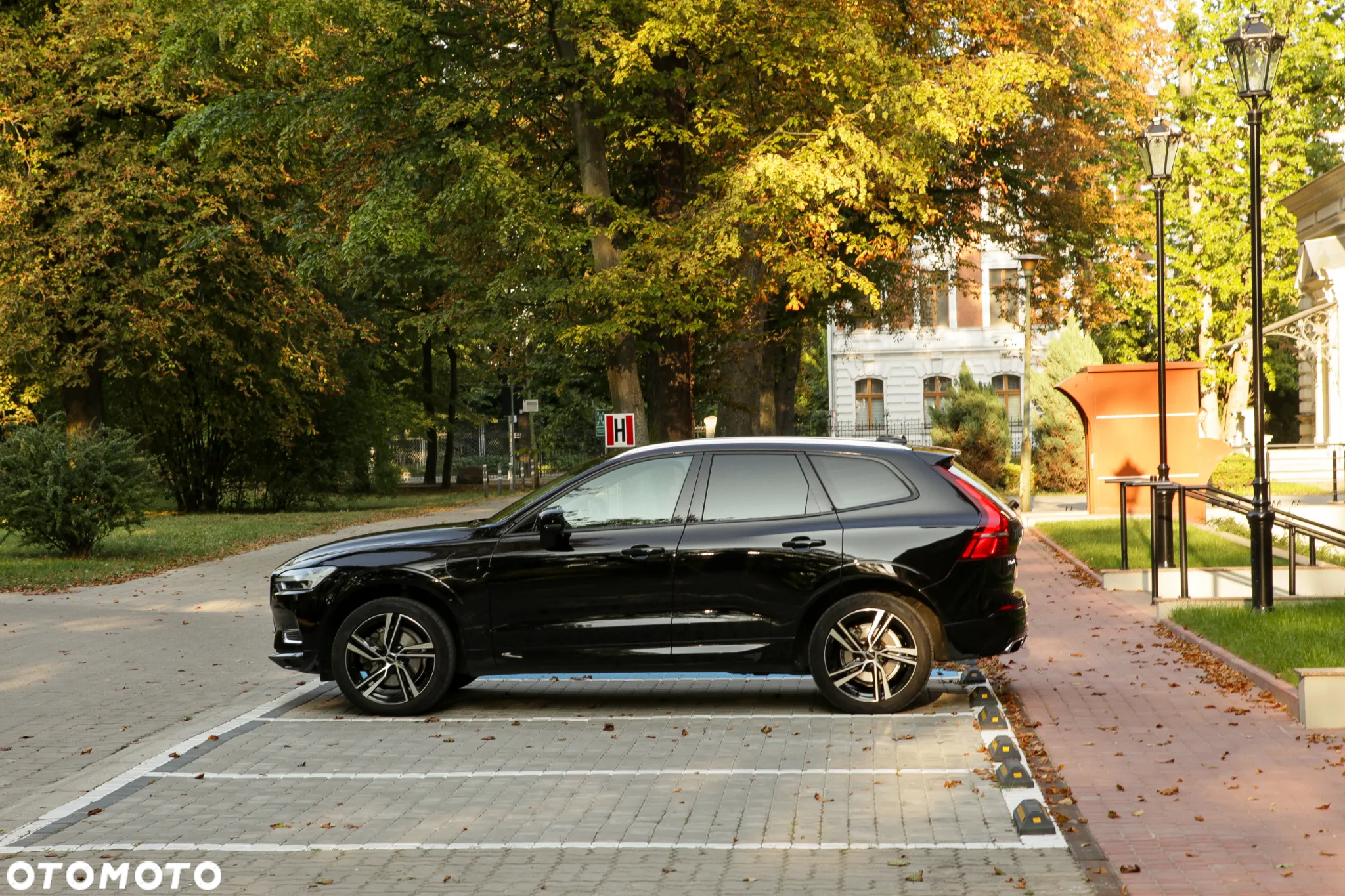 Volvo XC 60 T8 AWD Plug-In Hybrid Momentum Pro - 3