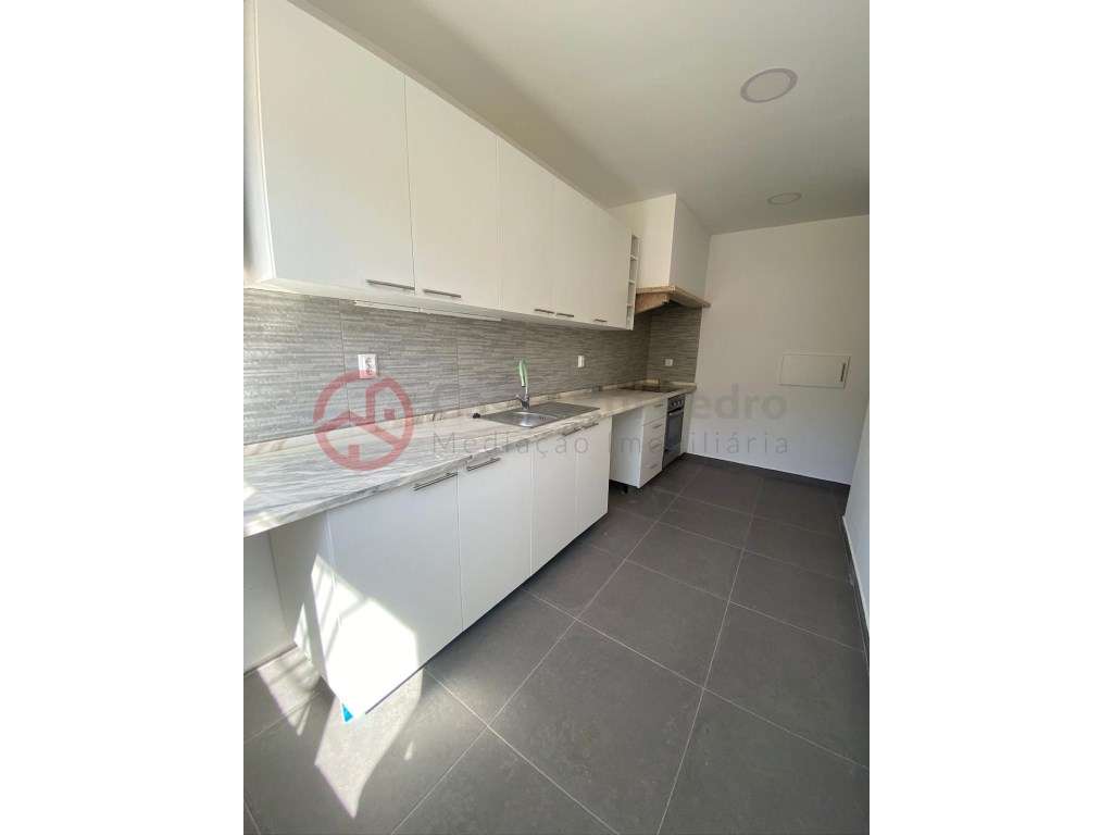 Apartamento T2+1 no centro de Sesimbra - Grande imagem: 2/18