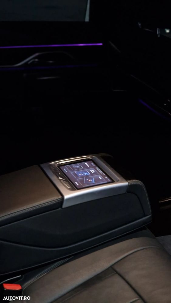 BMW Seria 7 740e iPerformance - 9